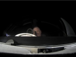 "Экипаж здоров и счастлив": SpaceX опубликовала первые фото гражданского экипажа в космосе