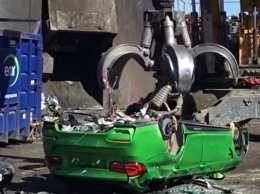 Полиция уничтожила уникальный универсал BMW M3 (видео)