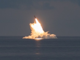 Американские военные испытали баллистическую ракету Trident II
