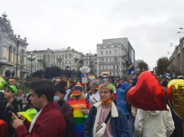 Оцепления, кордоны и митинг националистов: в Киеве проходит Марш Равенства