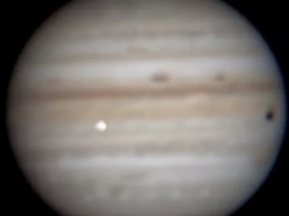 В Юпитер врезался космический объект. Вспышку было видно в телескоп с Земли