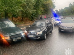 Столкнулись пять автомобилей: на Журавлевском спуске - массовое ДТП с пострадавшими