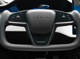 Consumer Reports негативно оценили штурвал вместо руля у Tesla Model S