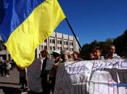 В Одессе переселенцы протестовали против отключения дома от электричества и воды