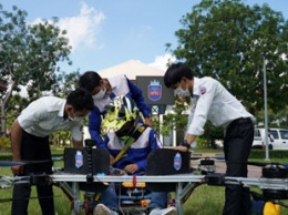Студенты из Камбоджи построили пилотируемый дрон