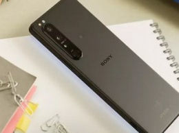 Флагманский смартфон Sony Xperia 1 III сравнили с Samsung S21 Ultra