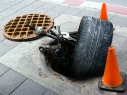 Как получить компенсацию на ремонт машины из-за плохой дороги: инструкция от юриста