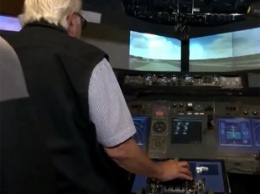 Облетел полмира, не выходя из дома: пенсионер сделал авиасимулятор