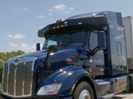 FedEx начала доставлять посылки на дальние расстояния автономными грузовиками