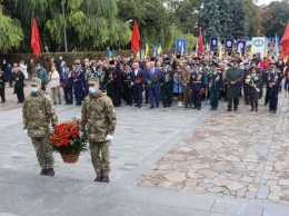 В Полтаве возложили цветы к Вечному огню на Мемориале Солдатской Славы по случаю 78-й годовщины изгнания нацистов и Дня города