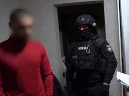 Подбрасывали наркотики: в Киеве таксисты требовали взятки под видом полицейских