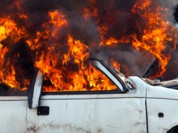 Под Киевом сгорели пять авто - появились ужасные фото
