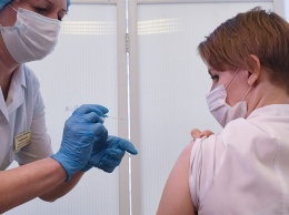 80% медиков и 62% педагогов вакцинированы от коронавируса по крайней мере одной дозой, - Кузин