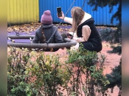 В сквере Героев в Днепре женщина предлагала чужим детям «уйти с ней»