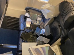 В аэропорту "Борисполь" выявлена контрабанда. Бортпроводники прятали устройства Apple и OnePlus в кучах мусора