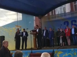 Мэр города на Одесчине забыл украинский и опозорился, поздравляя горожан (ВИДЕО)