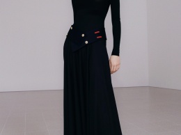 Черное трикотажное платье - базовая осенняя покупка