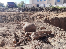 Во время строительства супермаркета в Баштанке нашли человеческие останки