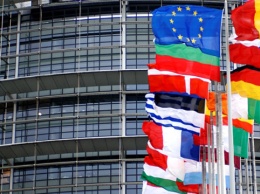 Еврокомиссия предлагает «поставить на паузу» упрощение визового режима с Беларусью