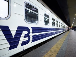 Пришлось "кочевать": пассажирам поезда Киев-Черновцы продали билеты в "вагоны-фантомы"