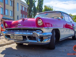 Mercury Montclair, Mercedes Luaz и ЗАЗ: как в Днепре прошел пробег ретроавтомобилей