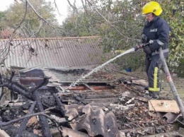 На Херсонщине спасатели ликвидируют пожары в частных домовладениях