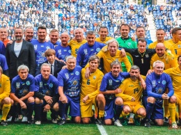 Матч легенд: на «Днепр-Арене» сыграли «Днепр» и сборная Украины