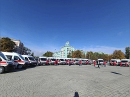 Подарок ко Дню города: Областная власть передала Новомосковску 13 новых реанимобилей