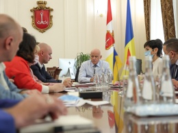 Мэр Одессы Геннадий Труханов провел совещание с руководителями больниц по COVID-19