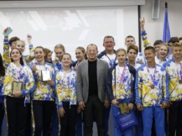 Вы - гордость всей Днепропетровщины и спортивное будущее нашей страны, - Геннадий Гуфман наградил юных рекордсменов спортивных игр в Сербии