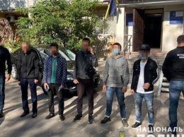 Киевские правоохранители принудительно вернули на родину 48 иностранцев