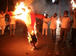 В Индии - протест против новых сельскохозяйственных законов: девять человек погибли, сожжен автомобиль из кортежа министра (ВИДЕО)