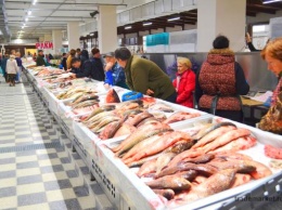 С харьковских рынков изъяли килограммы рыбы