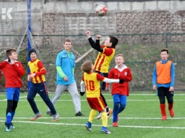 В Крыму первый в России День отца отметят футбольным матчем и фестивалем ГТО