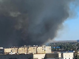 В Балаклее тушат мощный пожар на открытой местности
