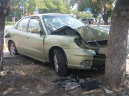 Полиция ищет водителя Chevrolet, из-за маневров которого произошла авария на Богоявленском проспекте