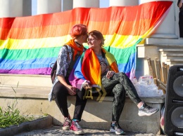 Уроки толерантности: родители ЛГБТ-подростков основали курсы противодействия буллингу в школе