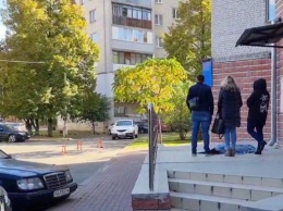 В Киеве школьница выбросилась с 10 этажа