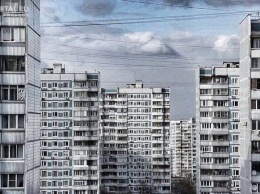 Незаконный захват: в Киеве в многоэтажке на технических этажах строят квартиры