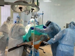 Провели виртуозную операцию: в больнице Мечникова помогли родить женщине с коронавирусом