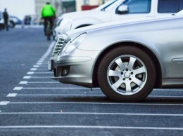 Наведут порядок: как будут бороться с нелегальными паркофишками и парковщиками