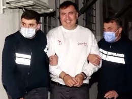 Саакашвили пожаловался, что его не ведут в суд