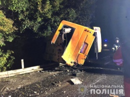 ДТП на трассе Киев-Одесса: два пассажира рейсового автобуса погибли, шестеро раненых