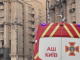 В центре Киева горит крыша дома, по которой бегал Саакашвили