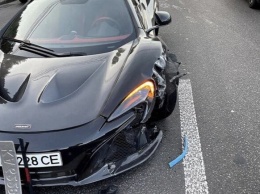 Хвастался нарушениями: в Киеве любитель быстрой езды разбил суперкар McLaren