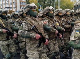 На Луганщине впервые за 30 лет прошел военный парад