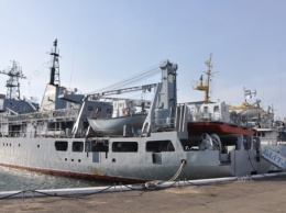 Появилось видео повреждений потерпевшего крушение корабля ВМФ Украины