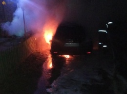 Ранним утром в центральной части Николаева сожжена «Мазда», а в Первомайске - «Пежо»