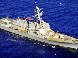 Корабль Тихоокеанского флота вытеснил из российских вод американский эсминец: опубликовано видео