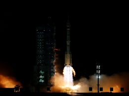 Китай осуществил запуск корабля "Шэнчьжоу-3"к орбитальной станции